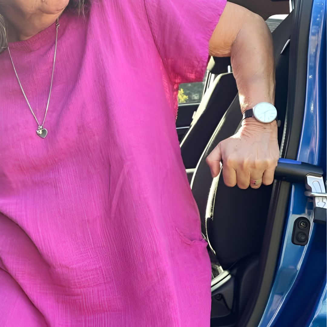 GripLift Vehicle Assist - Your Helping Hand for Safer Car Mobility